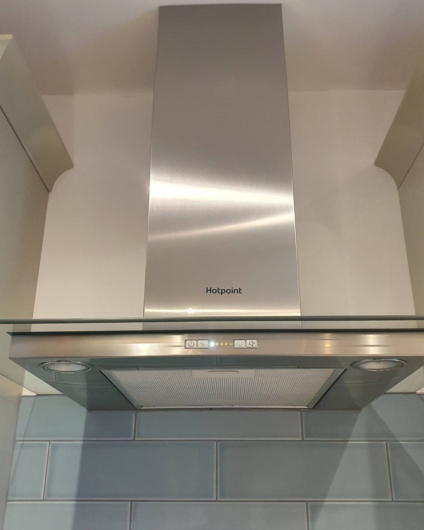 Cooker Hood Cleaning Northern Ireland | Clean Oven Belfast | Oven Cleaning NI | Oven Clean ni | Kitchen Cleaning NI | Oven Cleaning Belfast | Kitchen Appliance Cleaning Belfast | Oven Clean NI