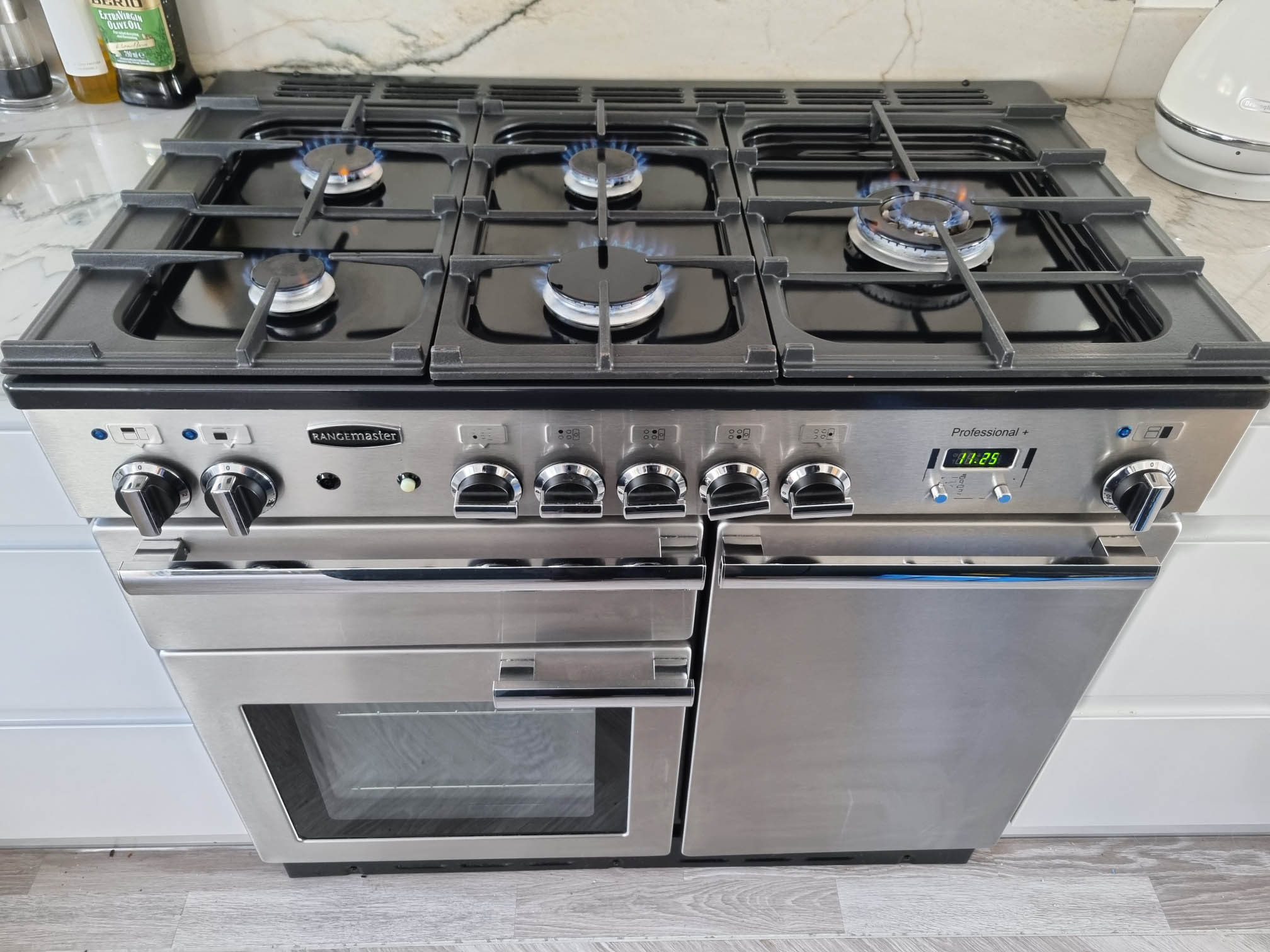 Lisburn clean oven | Clean Oven Belfast | Oven Cleaning NI | Oven Clean ni | Kitchen Cleaning NI | Oven Cleaning Belfast | Kitchen Appliance Cleaning Belfast | Oven Clean NI