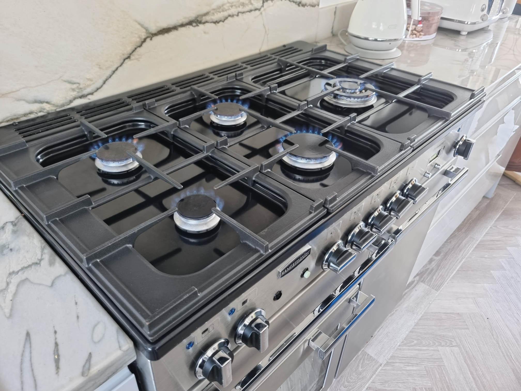 Belfast oven cleaner | Clean Oven Belfast | Oven Cleaning NI | Oven Clean ni | Kitchen Cleaning NI | Oven Cleaning Belfast | Kitchen Appliance Cleaning Belfast | Oven Clean NI