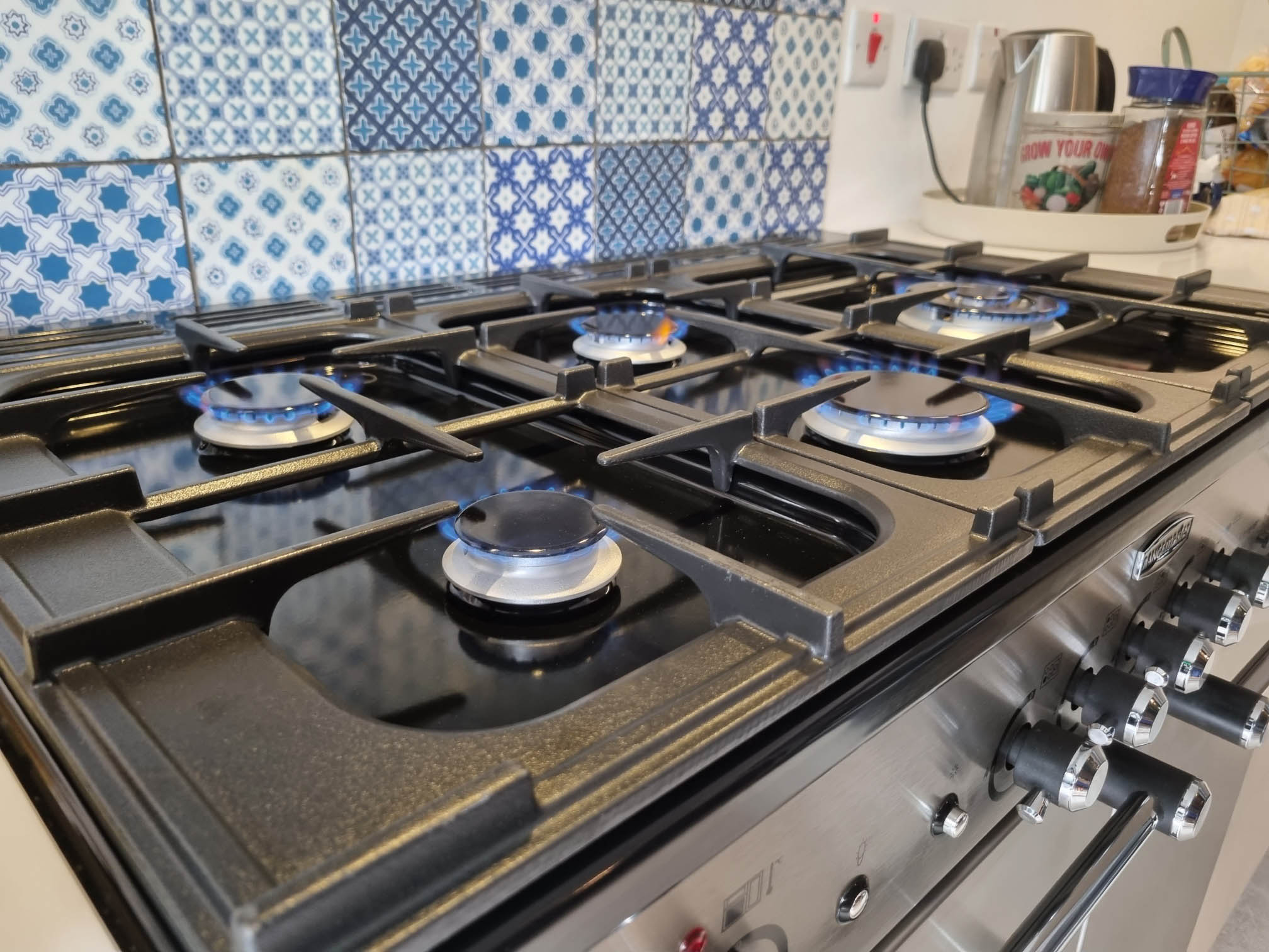 Clean Stove top | Clean Oven Belfast | Oven Cleaning NI | Oven Clean ni | Kitchen Cleaning NI | Oven Cleaning Belfast | Kitchen Appliance Cleaning Belfast | Oven Clean NI